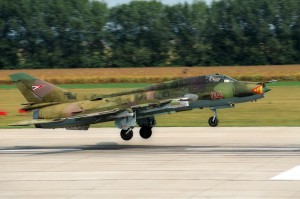 hungarian_air_force_sukhoi_su-22m3_lofting-1.jpg